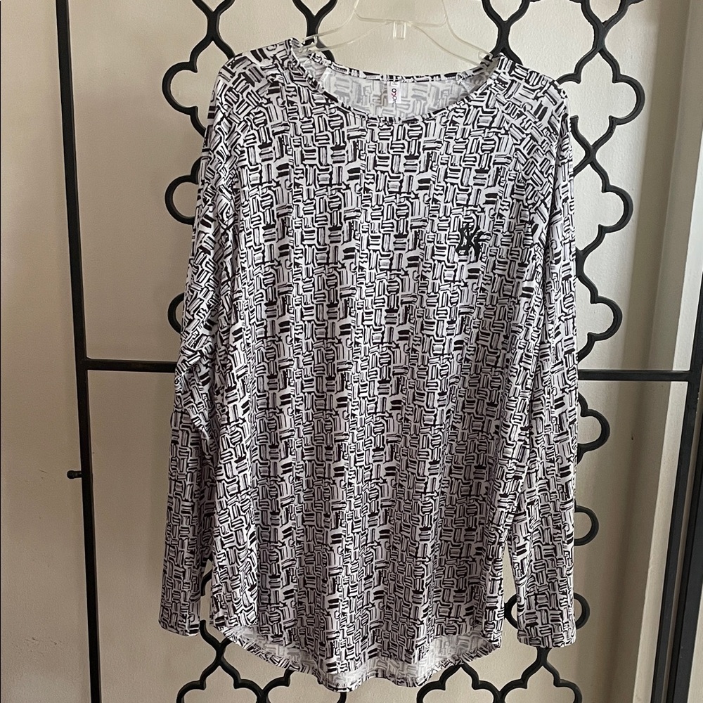 NWOT Men’s Geometric Long Sleeve Top with Yankee Logo